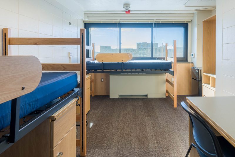 Sellery 3-window double room photo