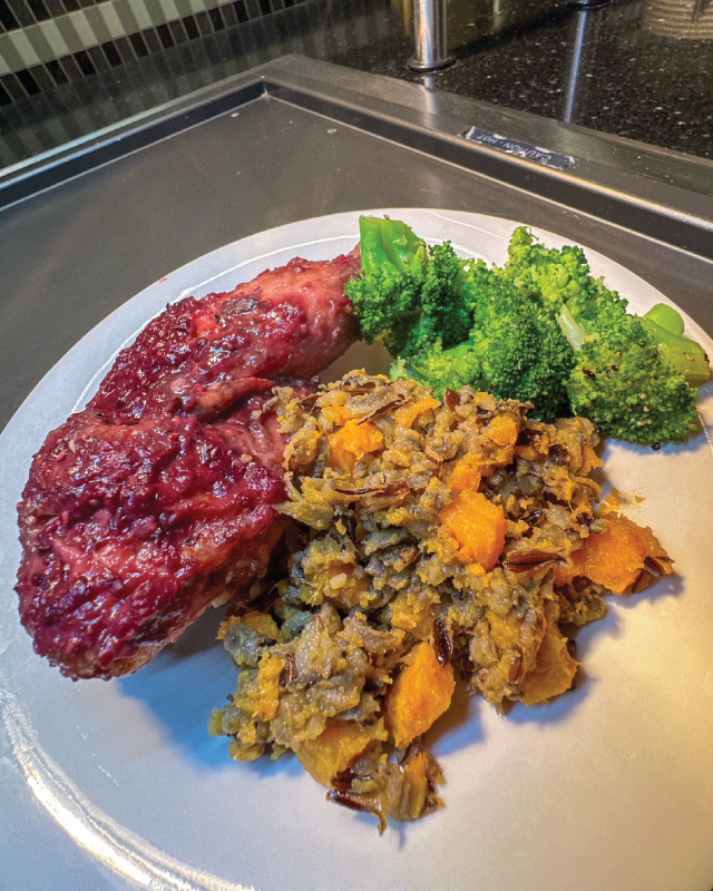 Earth Day Low-Carbon Station plated food