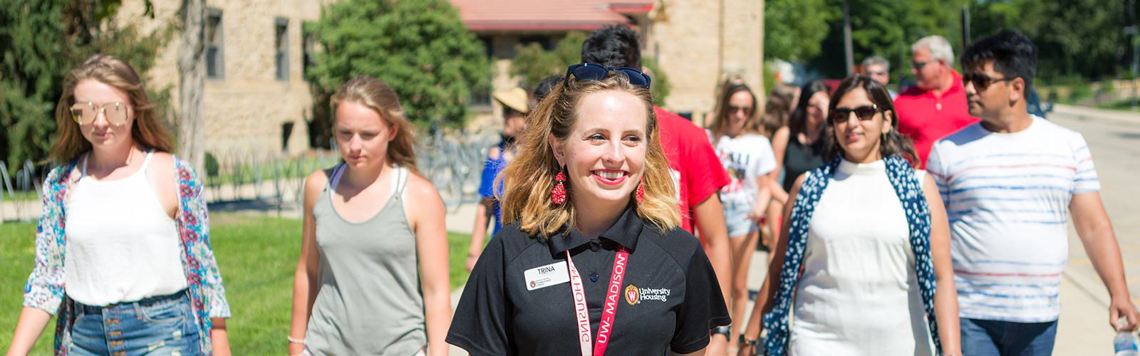Housing tour in the Lakeshore neighborhood