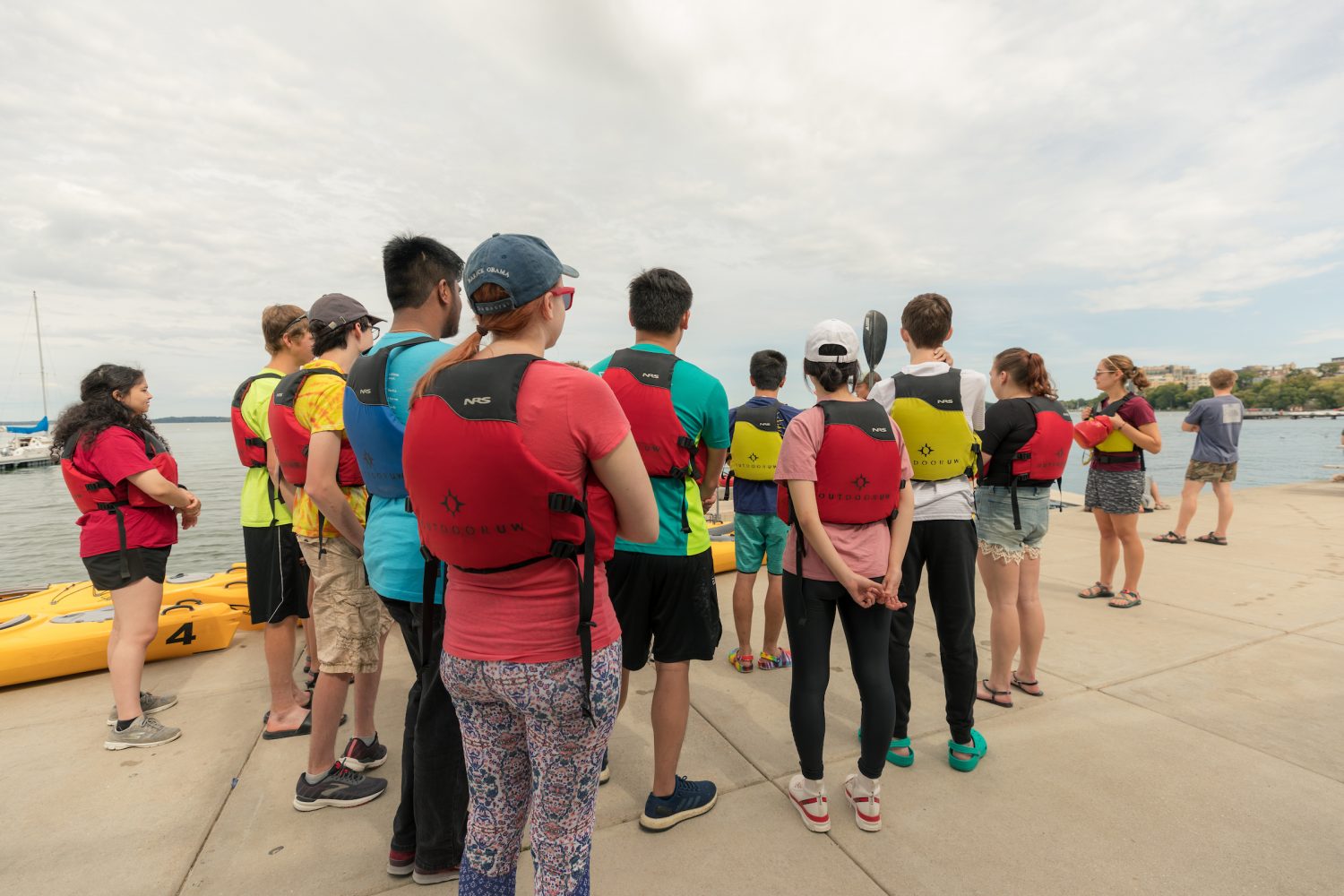 BLC residents go kayaking with Hoofers