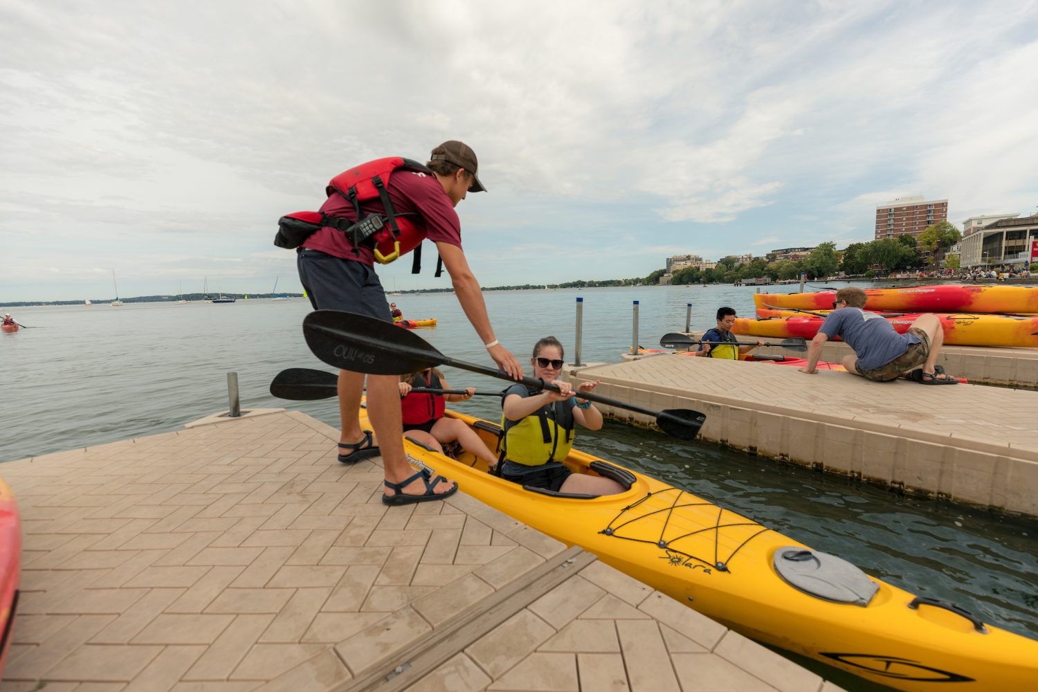BLC residents go kayaking with Hoofers