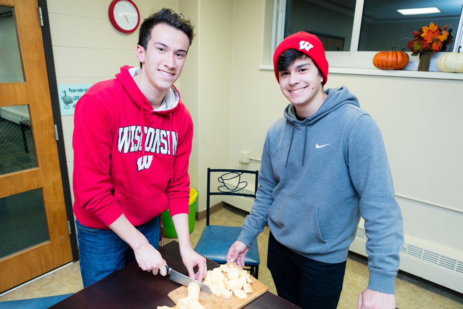 BLC residents making food for a Roundtable dinner