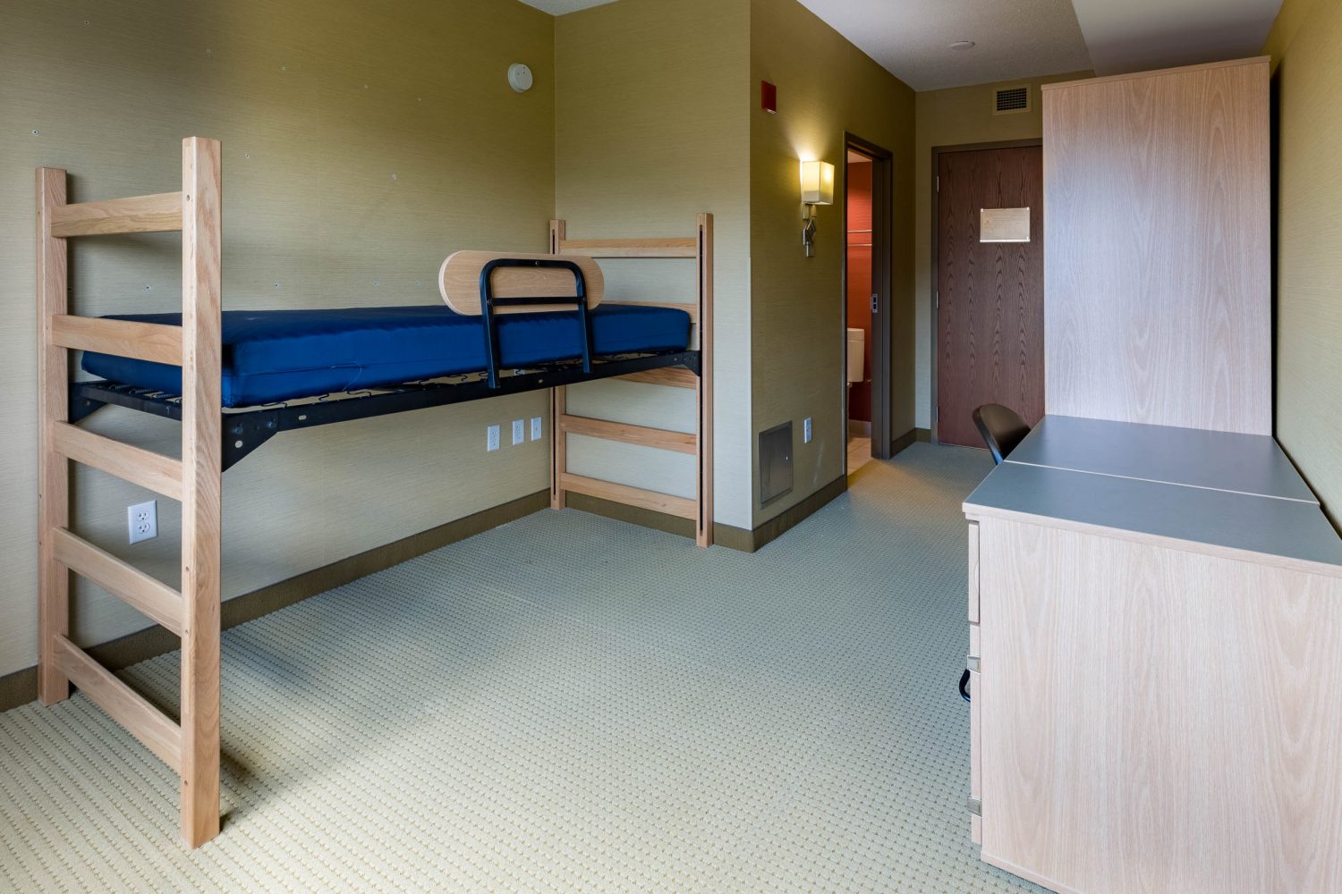 Lowell Single with Bath room photo
