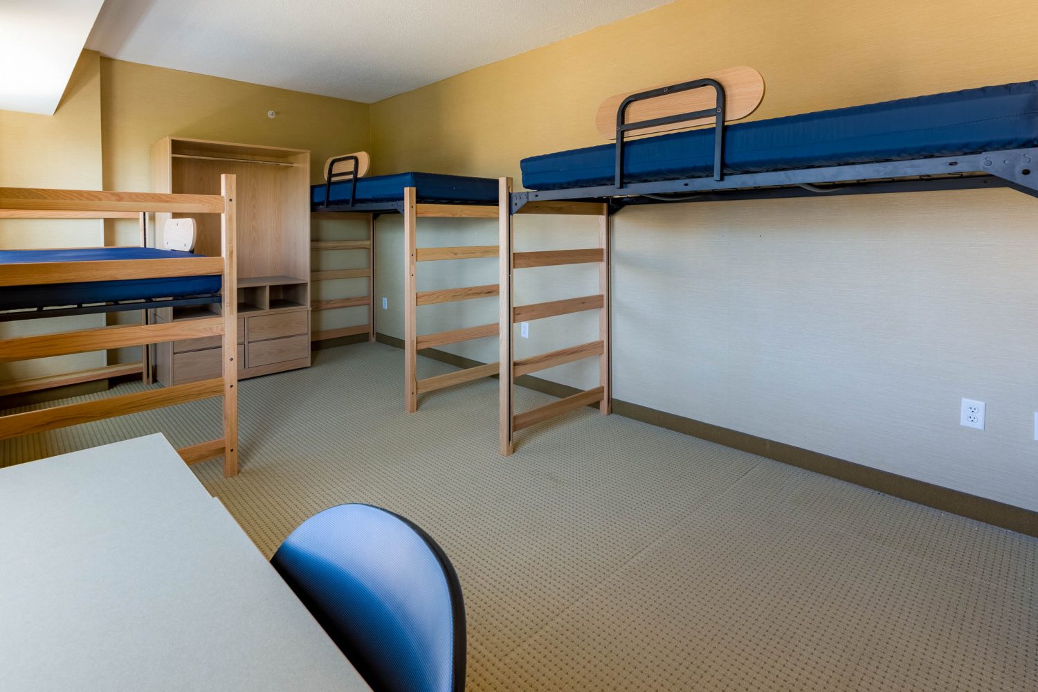 Lowell Triple Type A with Bath large room photo