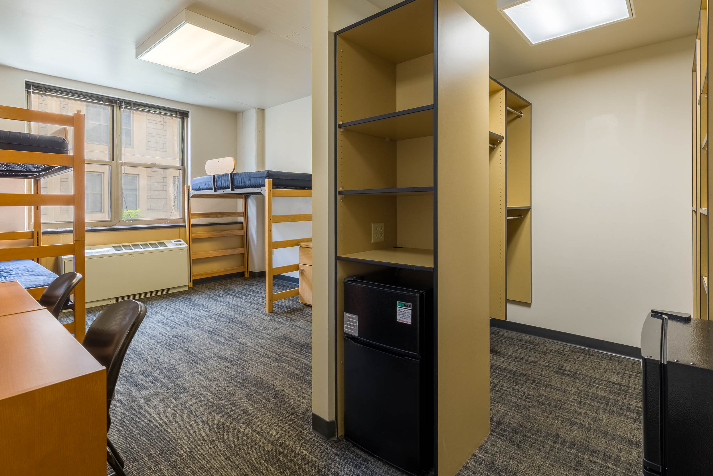 Ogg triple room & closet photo