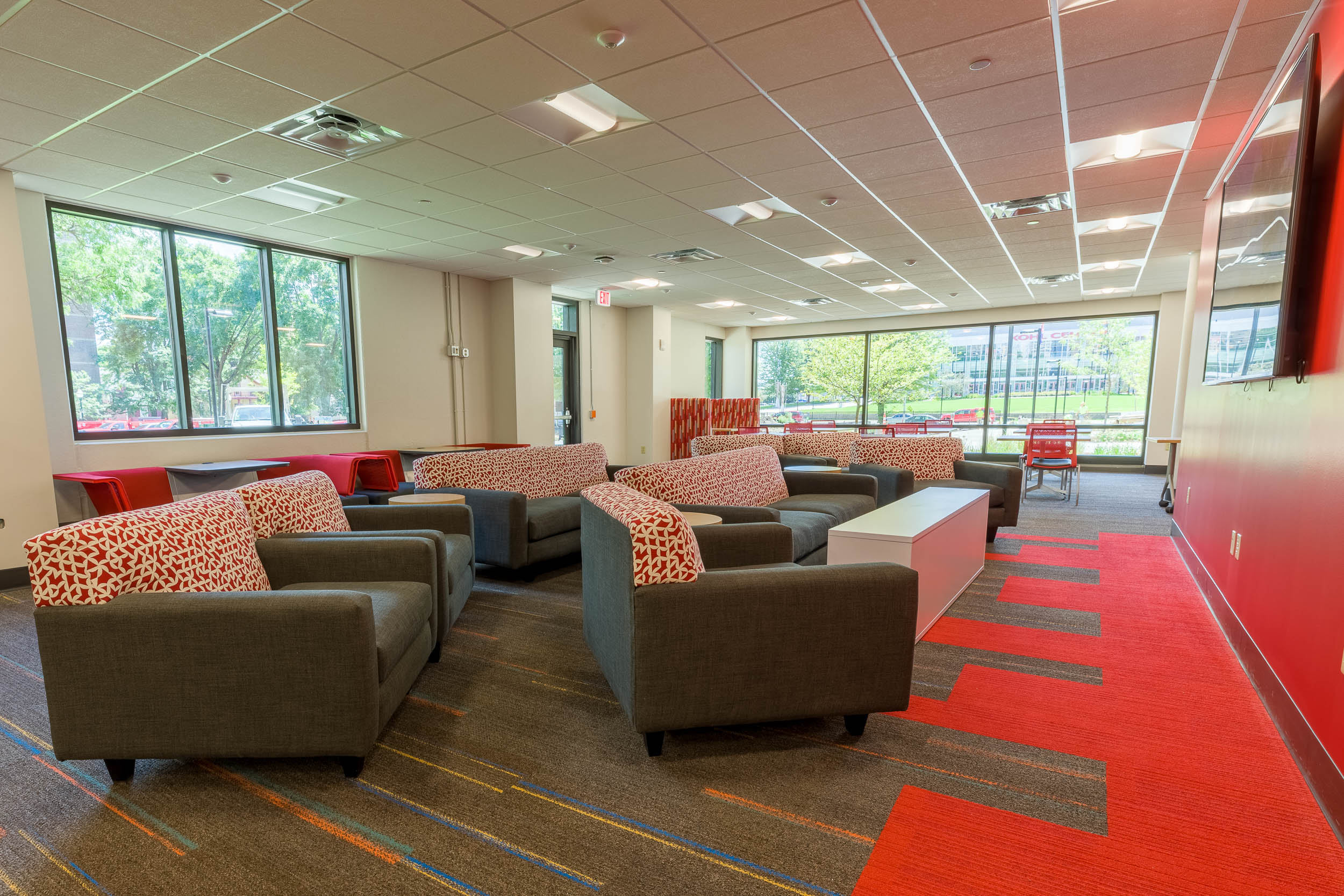 Witte first floor lounge