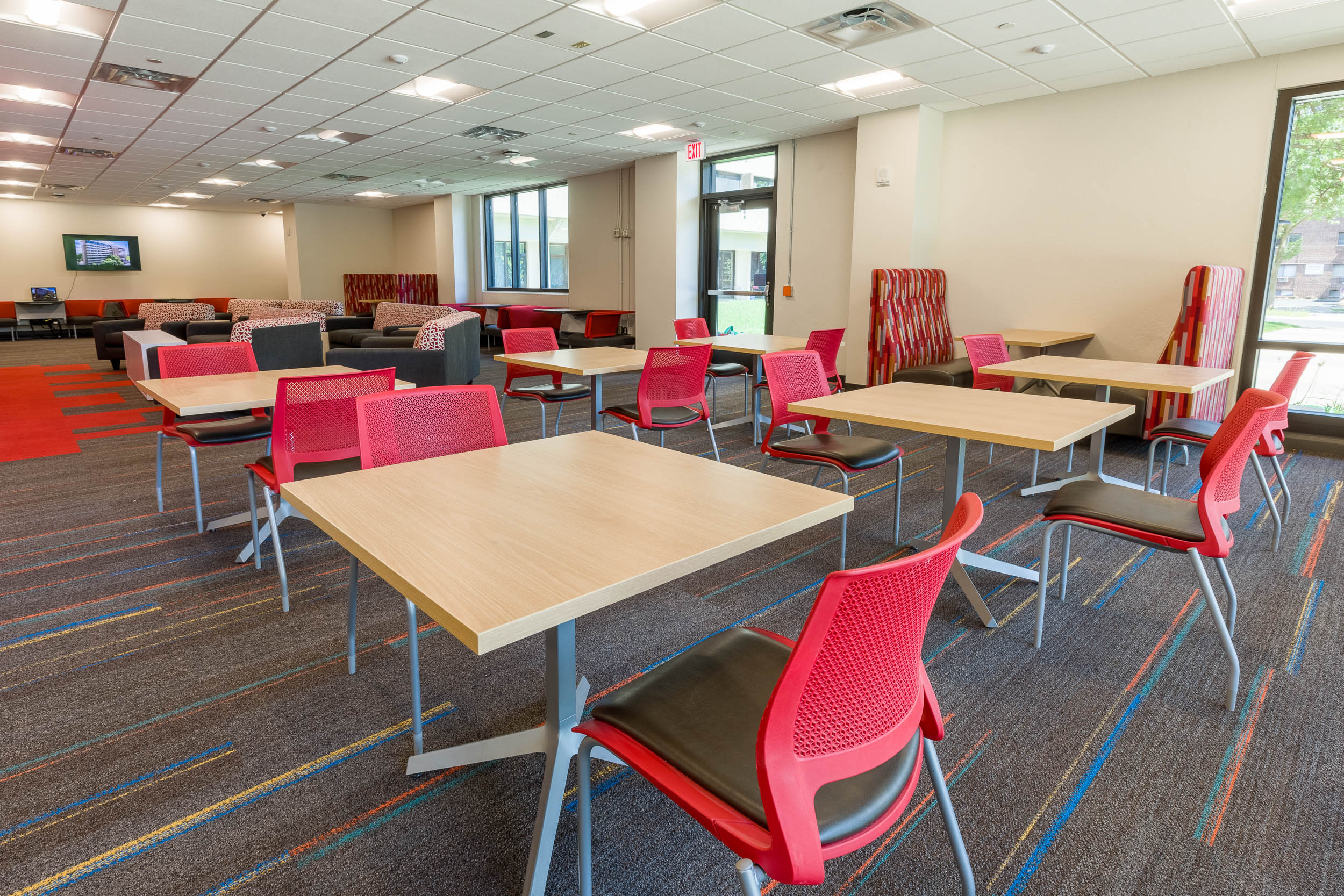 Witte first floor lounge