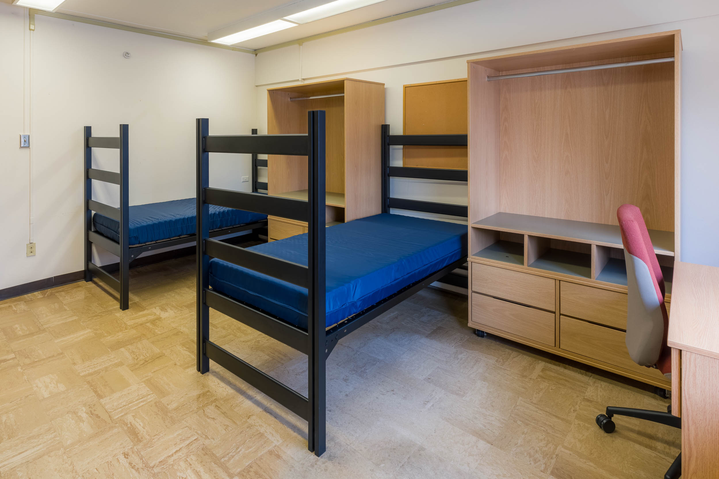 Lowell double with shared bathroom room photo