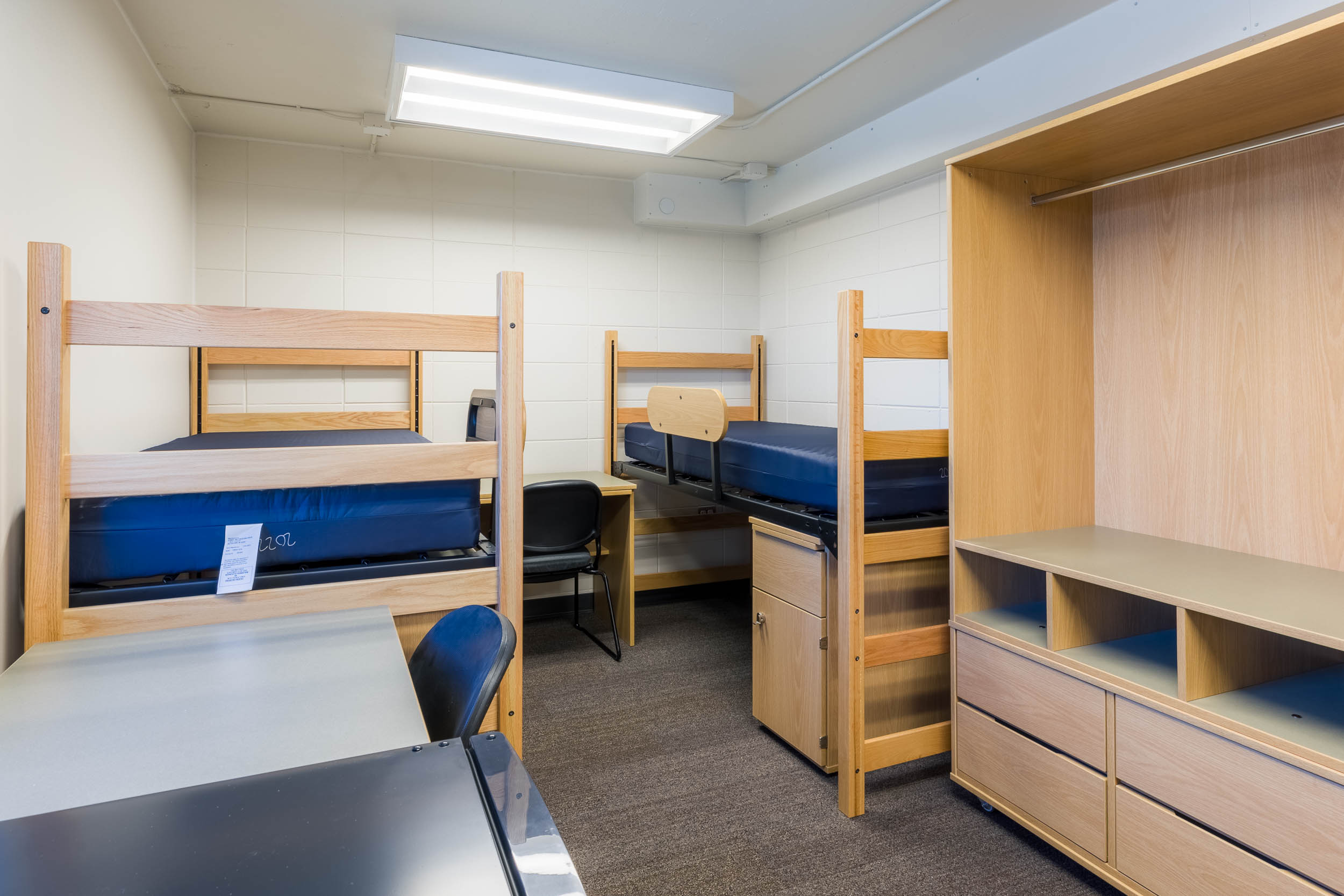 Sellery triple room photo