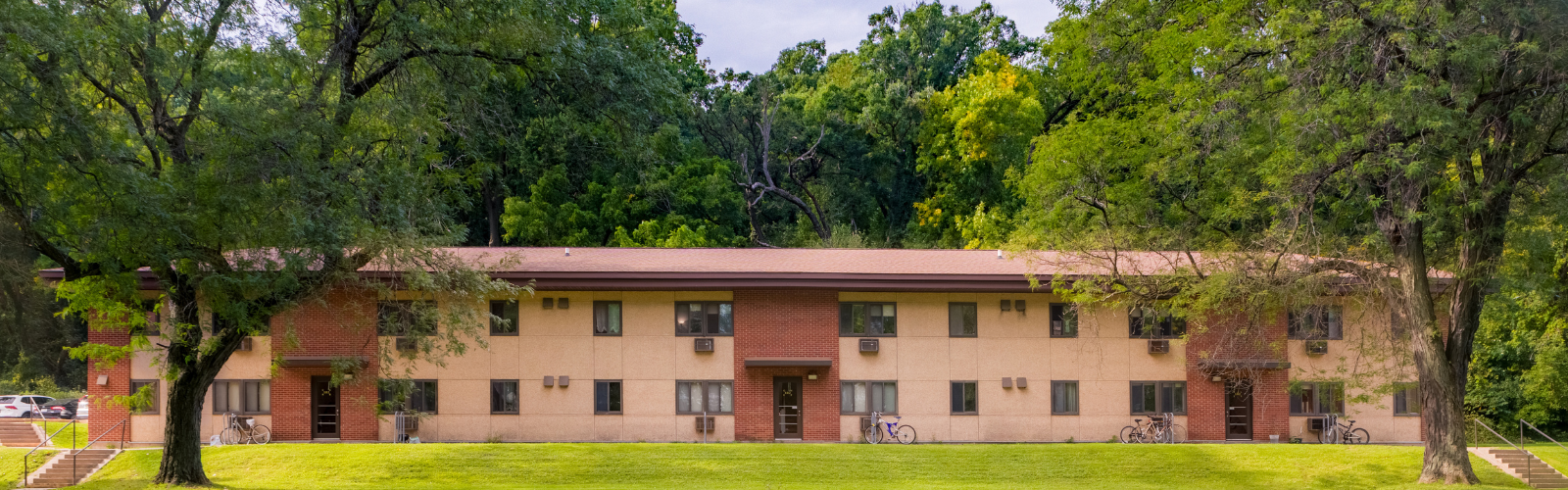 Eagle Heights 100s Hero Image