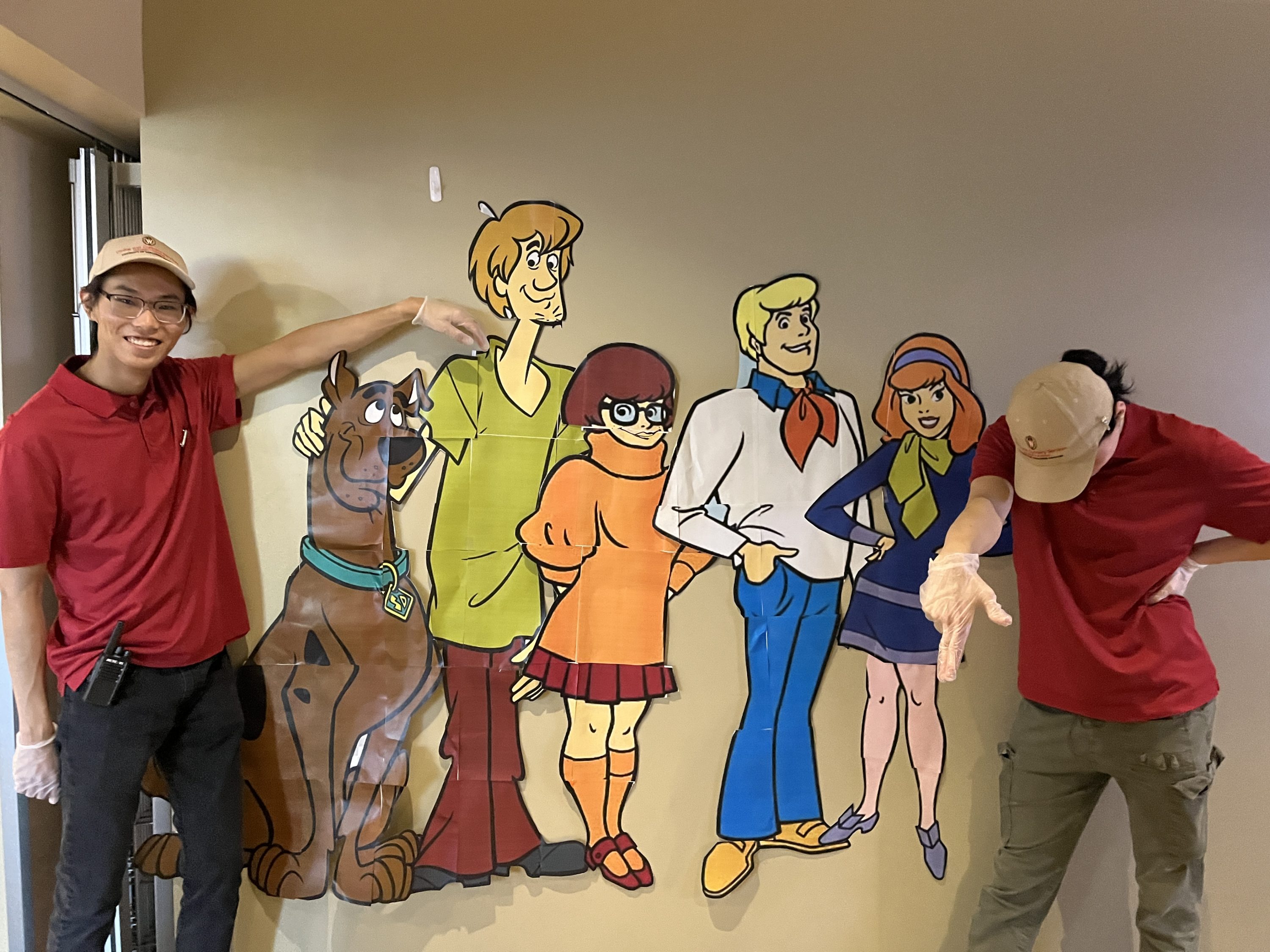scooby-doo dinner decor & staff