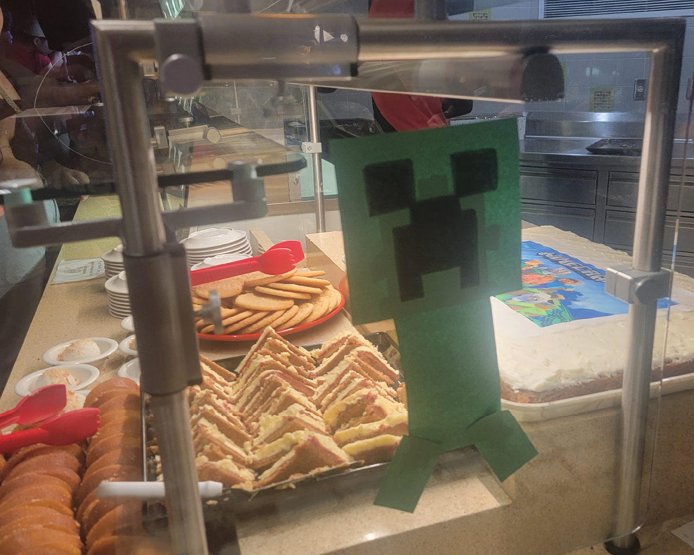 Minecraft Dinner Decor