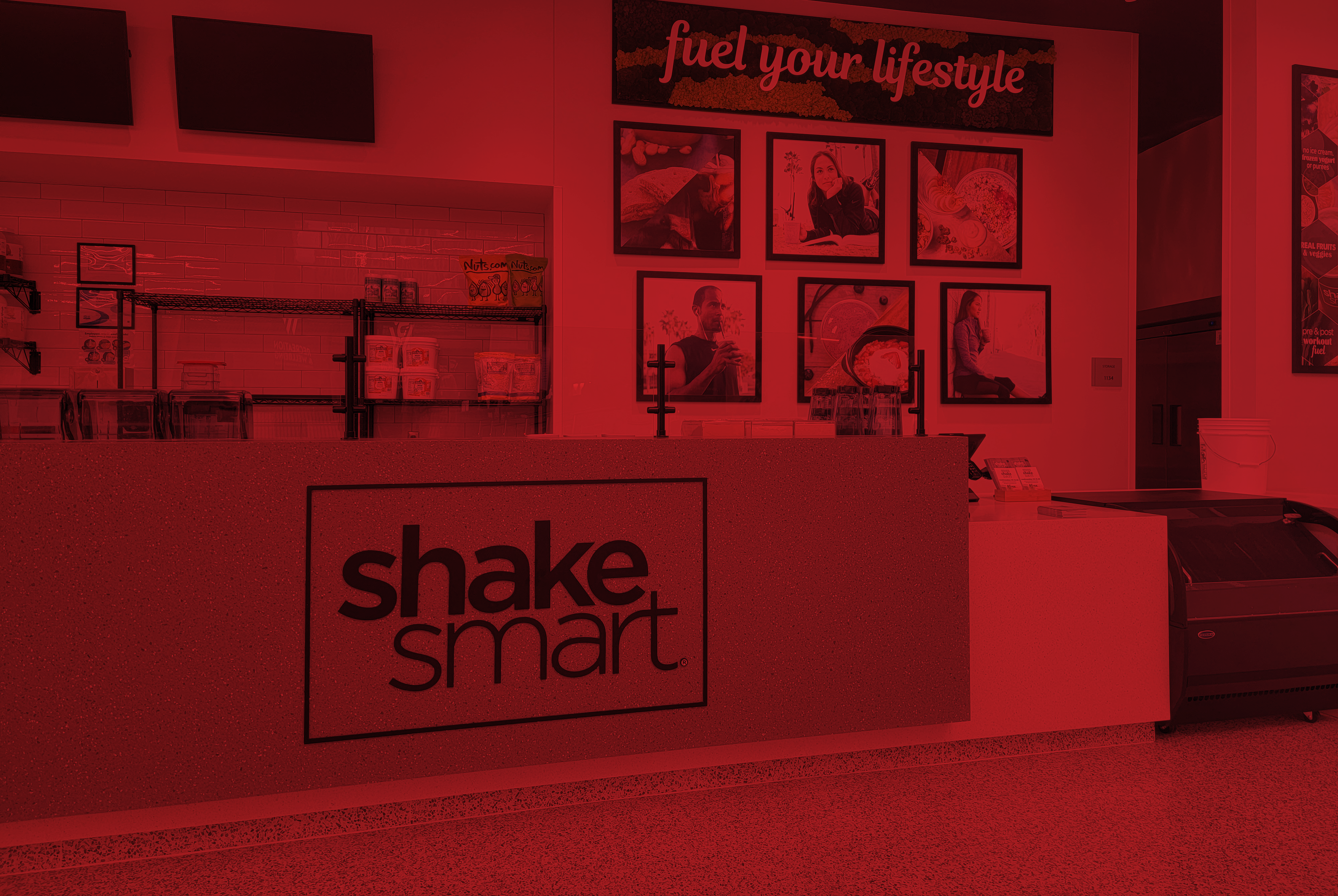 shake smart interior red
