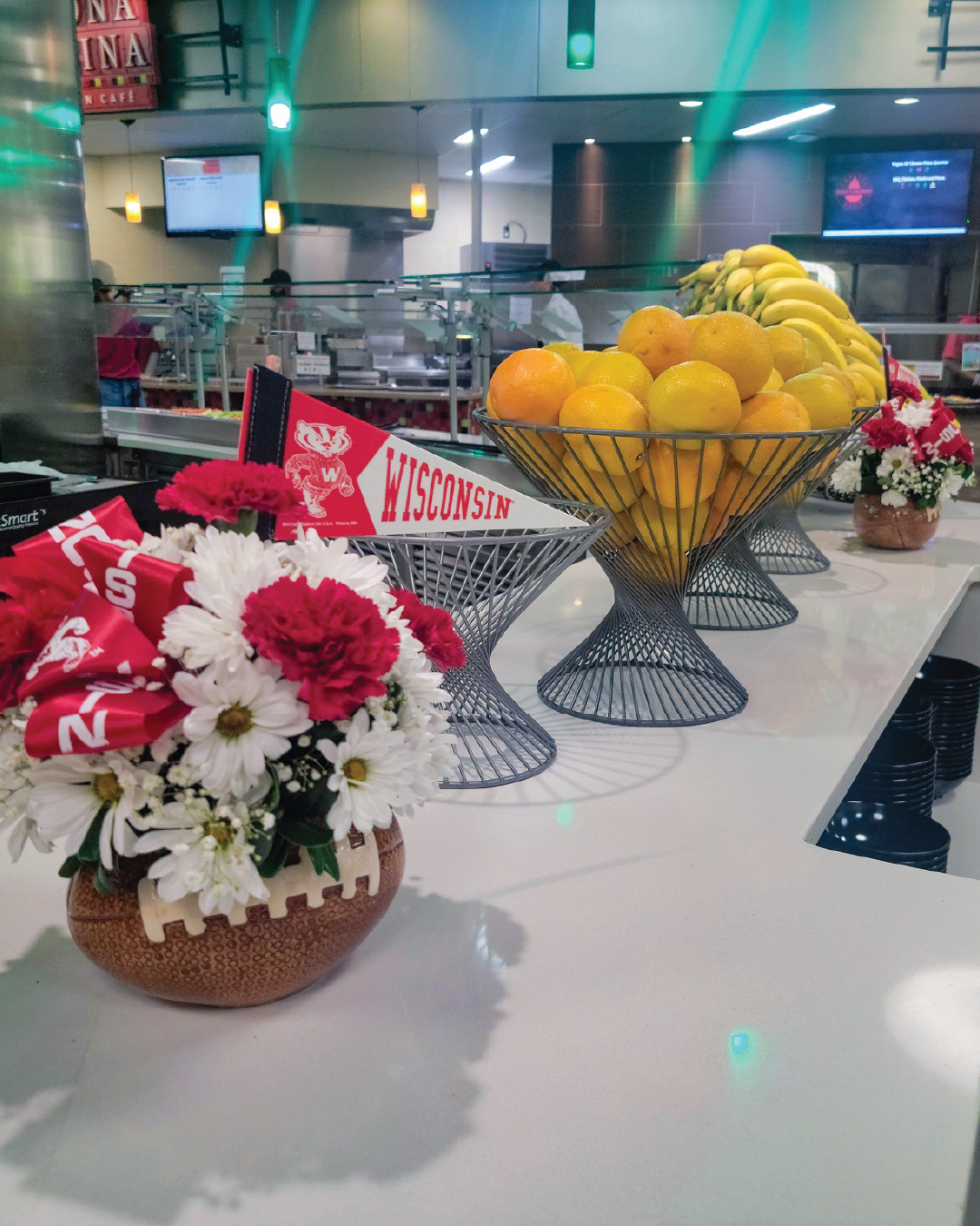 Badger Welcome Dinner Decor
