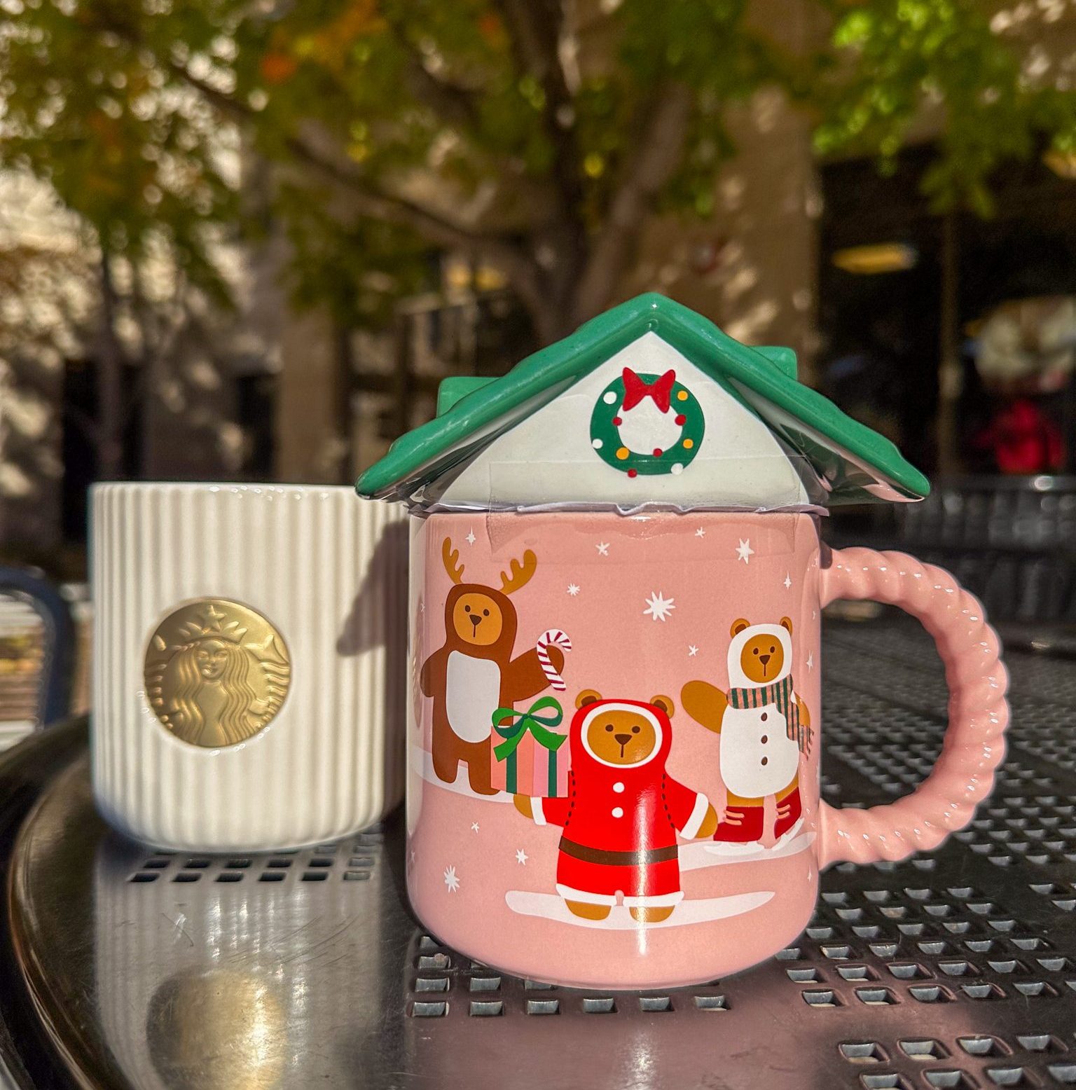 Starbucks Holiday Merchandise Decorated Gingerbread House Mug & Snowy white Mub=g
