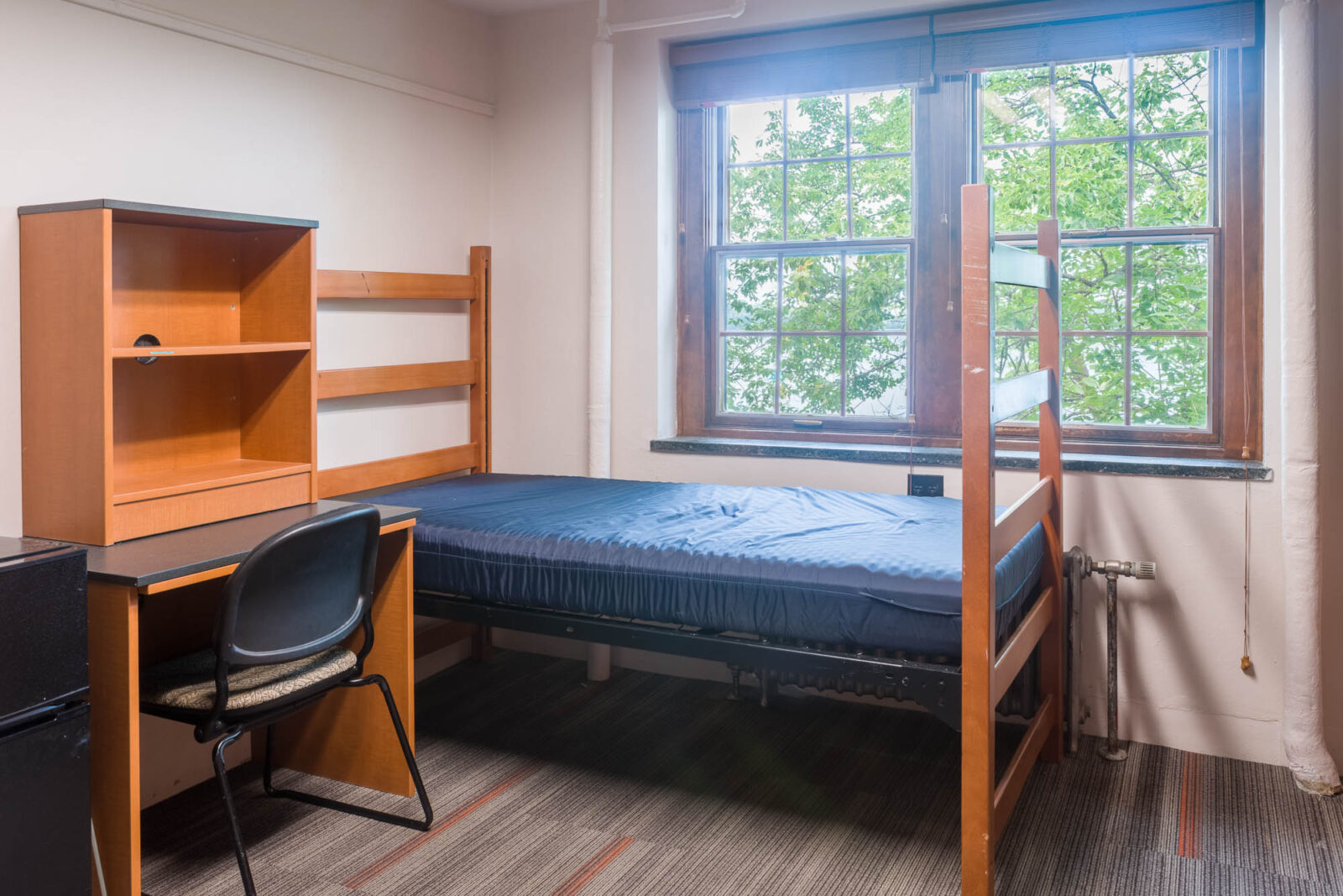 An undecorated double room in Kronshage Residence Hall