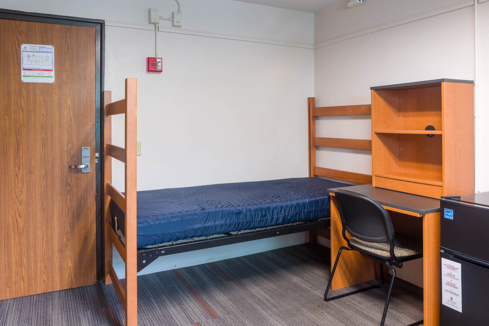 An undecorated double room in Kronshage Residence Hall